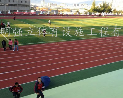 云南省玉溪市第八中學300米田徑場